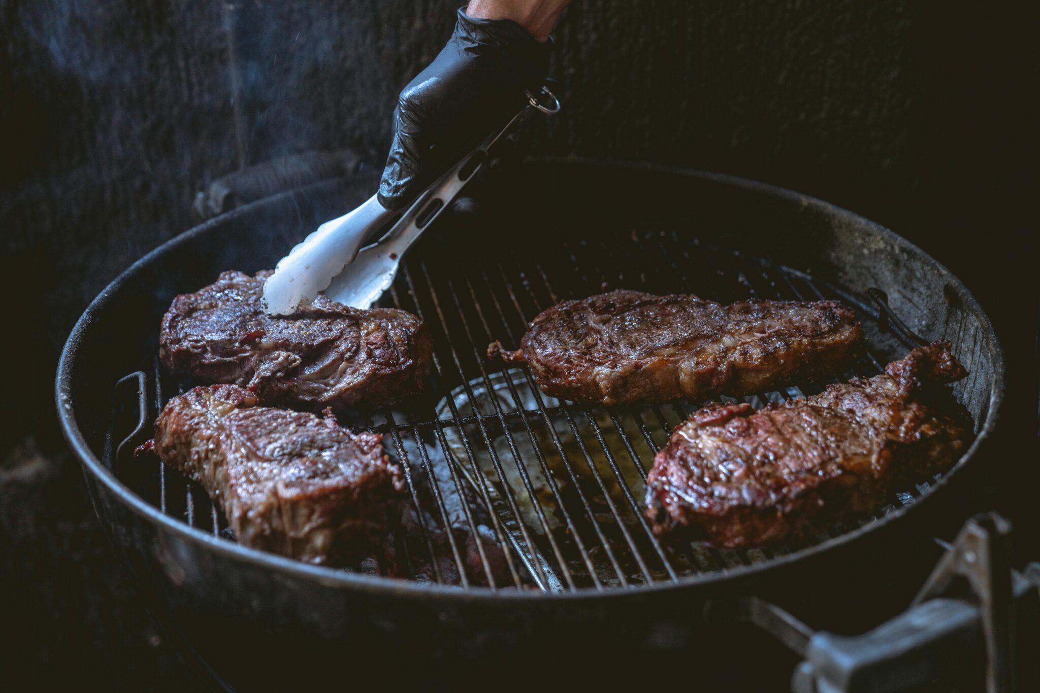 Choosing the Right Cut: Ribeye vs. Sirloin vs. Filet – GreatSteak.com